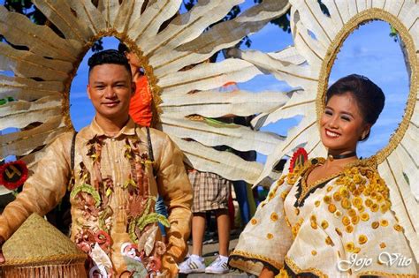 THE PEOPLE OF DUMAGUETE WELCOMES THE .